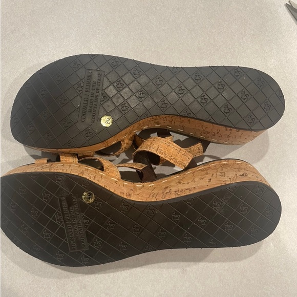 Donald J. Pliner Shakia Women’s Size 8 Strappy Tan Cork Wedge - Picture 6 of 8